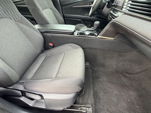 Used 2025 Toyota Camry LE FWD image 10