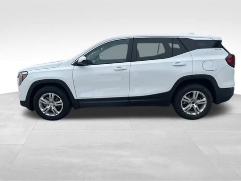 Used 2024 GMC Terrain SLE image 4