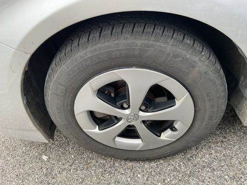 Used 2012 Toyota Prius Two image 5