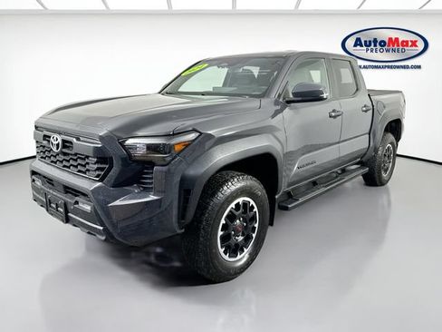 Used 2024 Toyota Tacoma TRD Off-Road w/ TRD Off Road Upgrade Package AWD/4WD image 4