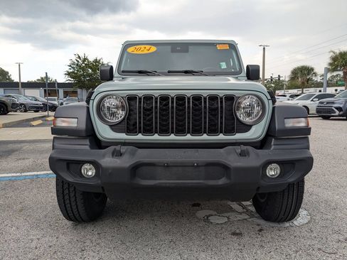 Used 2024 Jeep Wrangler Unlimited Sport AWD/4WD image 9