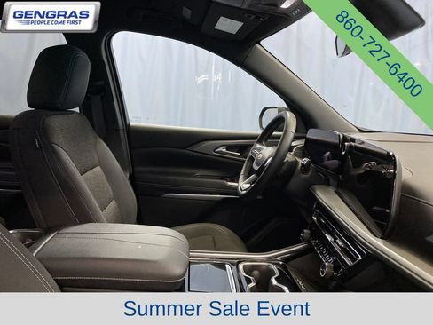 Used 2024 Chevrolet Traverse LT w/ Trailering Package AWD/4WD image 42