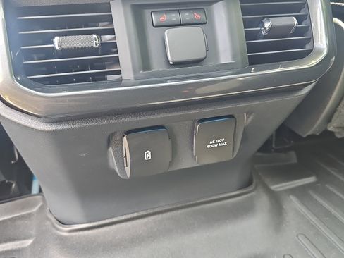 Used 2023 Ford F150 Lariat w/ Equipment Group 502A High AWD/4WD image 19