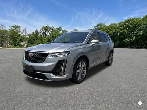 Used 2025 Cadillac XT6 Premium Luxury AWD/4WD image 4