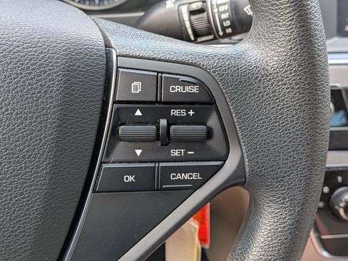 Used 2016 Hyundai Sonata SE FWD image 12