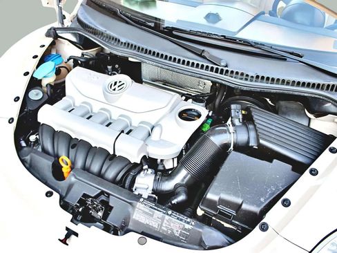 Used 2007 Volkswagen Beetle 2.5 Convertible 2D image 25