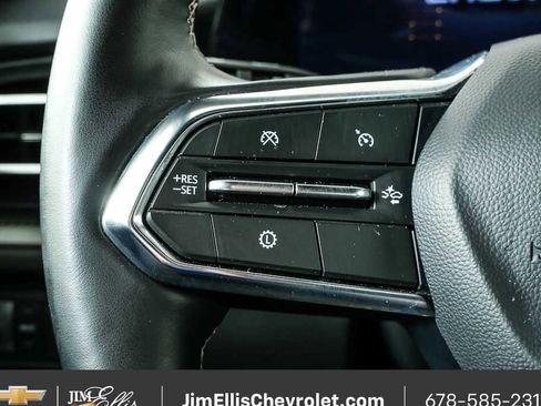 Used 2025 Chevrolet Traverse LT image 10