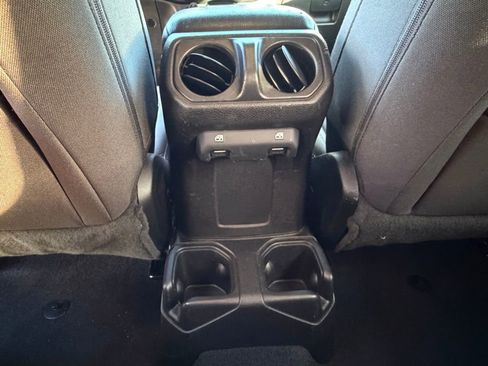 Certified 2019 Jeep Wrangler Unlimited Sport S image 31