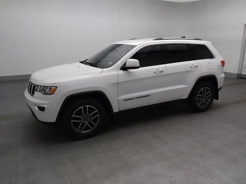 Used 2019 Jeep Grand Cherokee Laredo w/ Laredo X Package RWD image 2