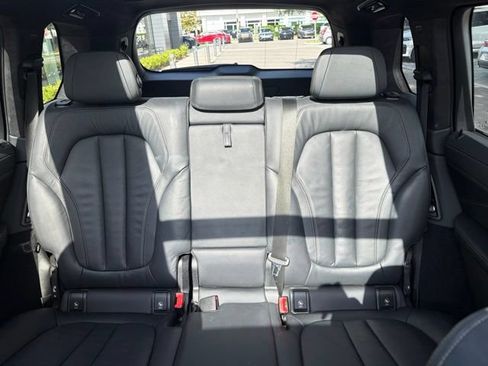 Used 2022 BMW X7 xDrive40i w/ M Sport Package AWD/4WD image 11
