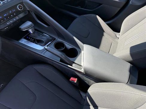 Certified 2024 Hyundai Elantra SEL FWD image 15