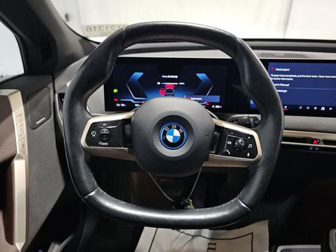 Used 2024 BMW iX xDrive50 AWD/4WD image 11