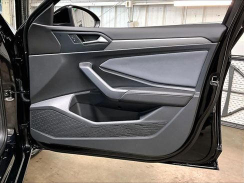 New 2026 Volkswagen Jetta SE FWD image 29