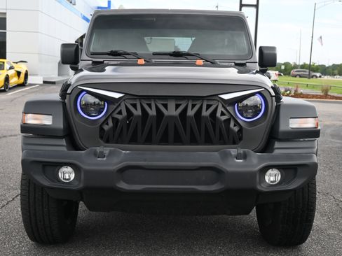 Used 2024 Jeep Wrangler Sport AWD/4WD image 3