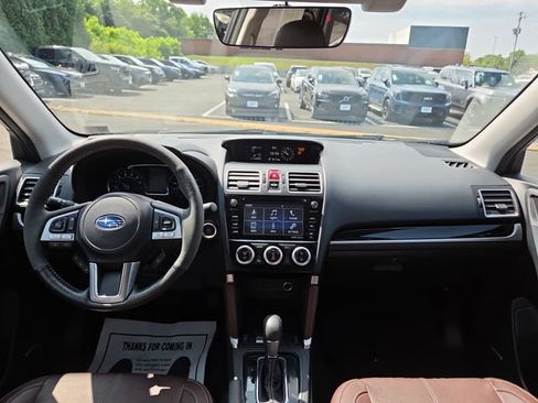 Used 2017 Subaru Forester 2.5i Touring AWD/4WD image 10