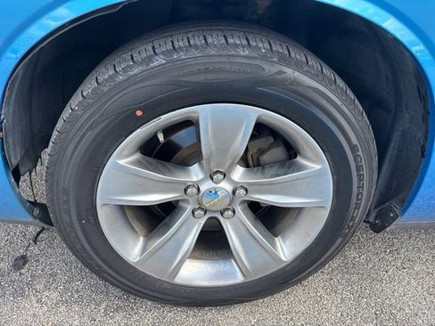 Used 2019 Dodge Challenger SXT w/ Driver Convenience Group RWD image 8
