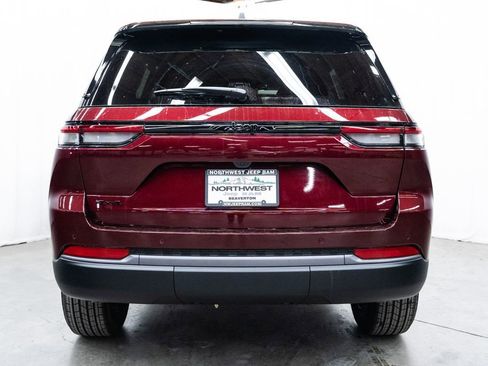 New 2026 Jeep Grand Cherokee Altitude image 5