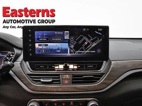 Used 2023 Nissan Altima 2.5 SV w/ SV Premium Package AWD/4WD image 12
