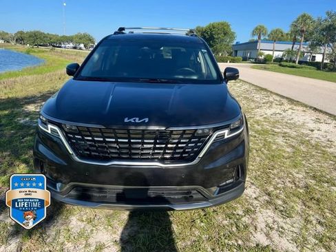 Used 2023 Kia Carnival SX Prestige FWD image 2