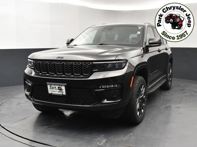Used 2024 Jeep Grand Cherokee Summit AWD/4WD image 2