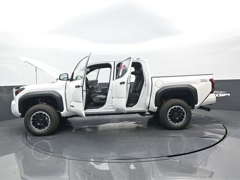 New 2025 Toyota Tacoma TRD Off-Road image 31