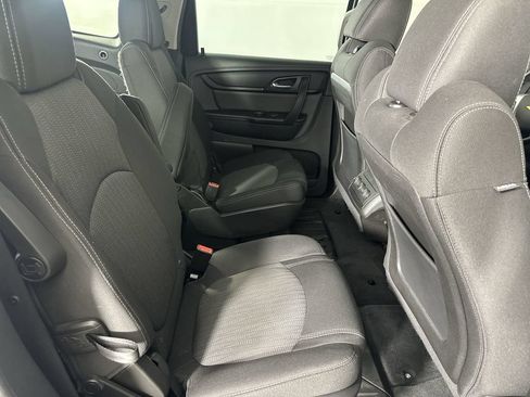 Used 2016 Chevrolet Traverse LT w/ Style and Technology Package FWD image 28