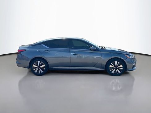 Used 2022 Nissan Altima 2.5 SV FWD image 8