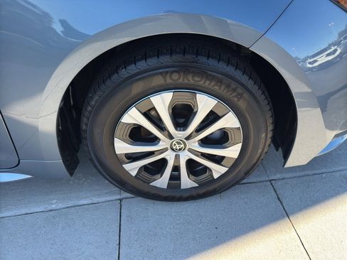 Used 2022 Toyota Corolla LE image 7