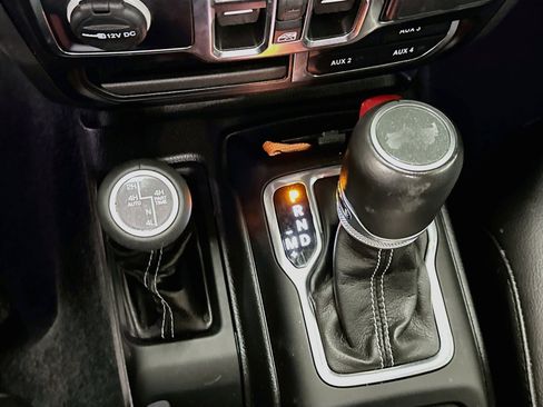 Used 2023 Jeep Wrangler Sahara AWD/4WD image 25