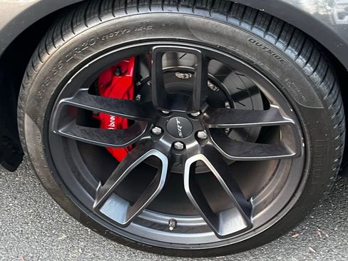 Used 2018 Dodge Challenger SRT Hellcat image 11