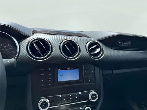 Used 2020 Ford Mustang Convertible RWD image 29