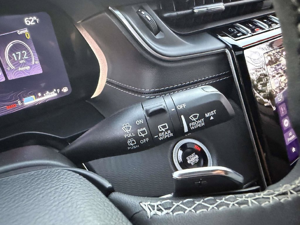 Used 2025 Jeep Grand Cherokee Laredo X AWD/4WD image 32