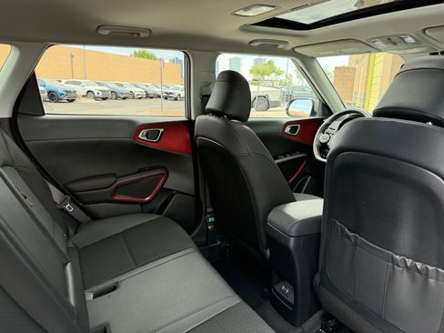 Used 2025 Kia Soul GT-Line w/ GT-Line Technology Package FWD image 37