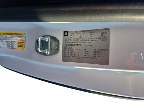 Used 2016 GMC Canyon SLE RWD image 28