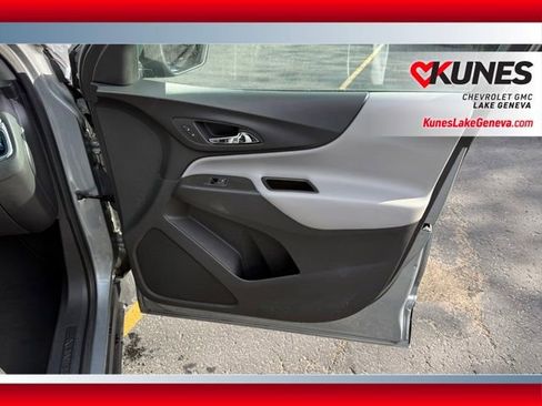 Used 2023 Chevrolet Equinox LT image 18