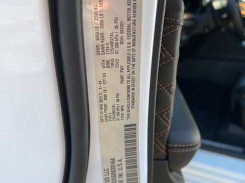 New 2025 Jeep Grand Cherokee Summit image 17