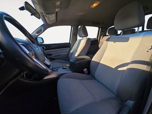 Used 2015 Toyota Tacoma PreRunner image 9