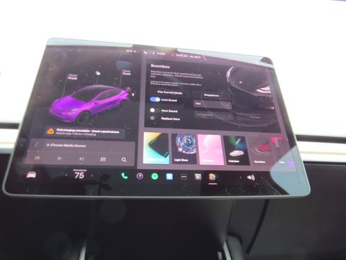 Used 2021 Tesla Model Y Long Range image 20