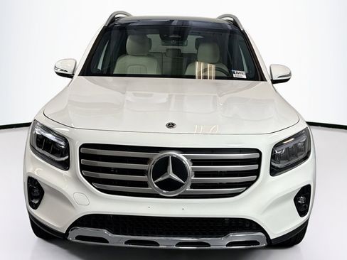Used 2026 Mercedes-Benz GLB 250 image 2