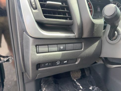 Used 2025 Nissan Rogue SV AWD/4WD image 14