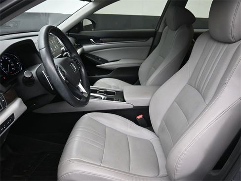 Used 2018 Honda Accord Touring image 17