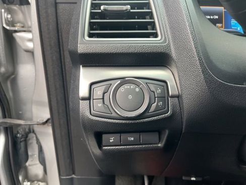 Used 2018 Ford Explorer XLT w/ Equipment Group 202A image 23