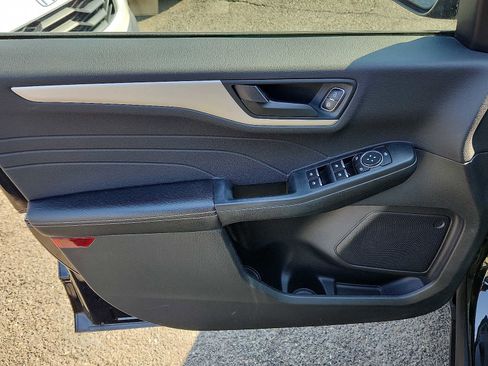 Used 2022 Ford Escape SE w/ Convenience Package image 12