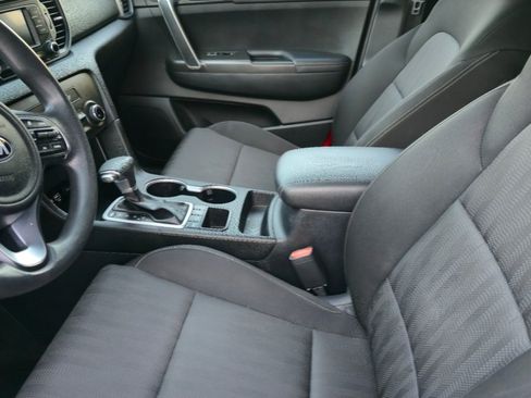 Used 2017 Kia Sportage LX AWD/4WD image 11