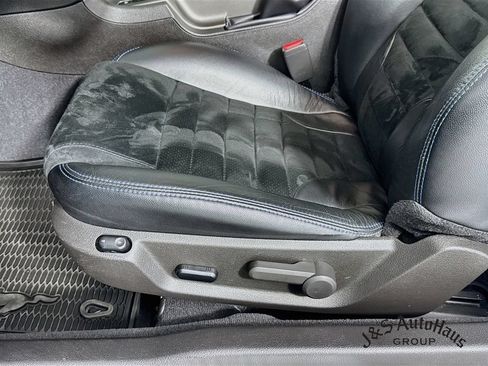 Used 2010 Ford Mustang GT RWD image 23