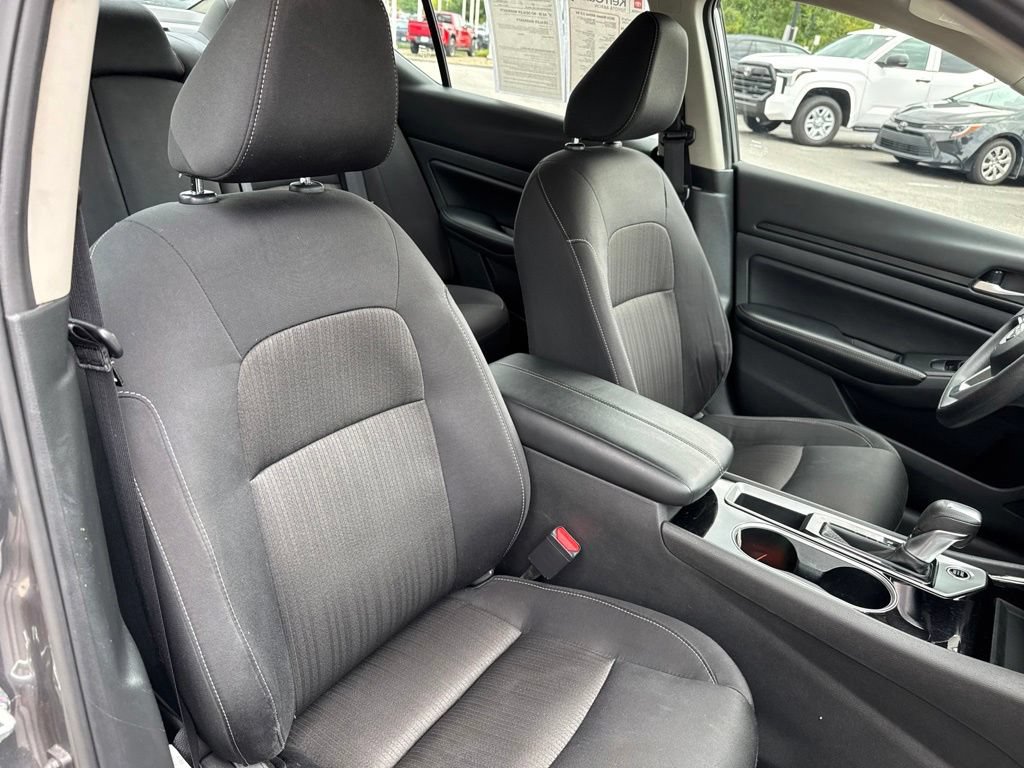 Used 2024 Nissan Altima 2.5 SV FWD image 32