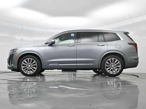 Used 2023 Cadillac XT6 Premium Luxury FWD image 7