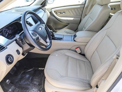 Used 2013 Ford Taurus SEL FWD image 17