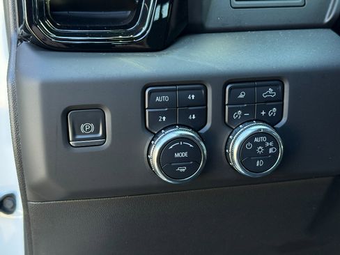 Used 2023 GMC Sierra 1500 AT4 w/ AT4 Premium Package image 20