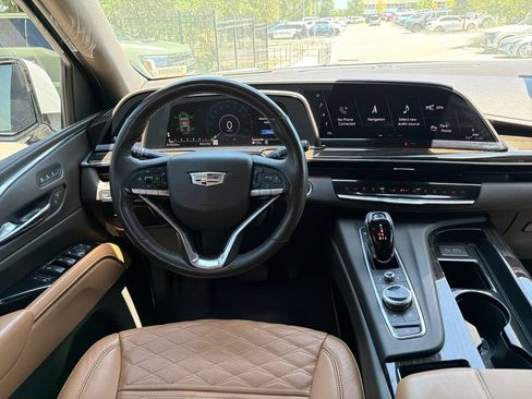 Used 2021 Cadillac Escalade ESV Premium Luxury AWD/4WD image 34